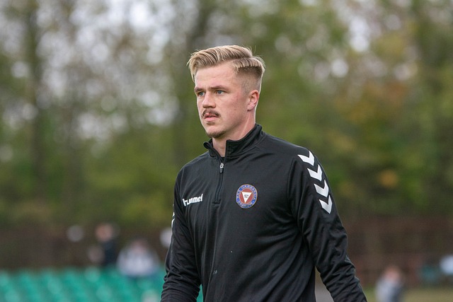 周定洋赛后采访中谈到续约时声音哽咽：我将球队视作我的生命